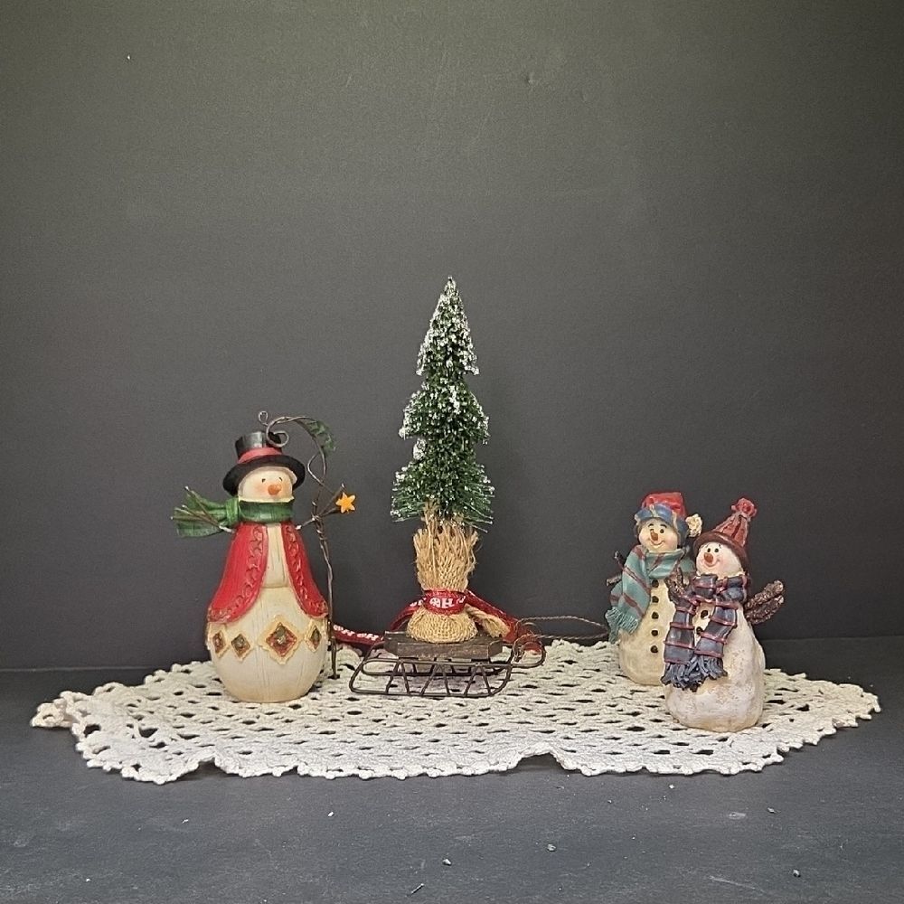 Festive 3 Snowmen and Tree on a sled Holiday Decor Set (Set D)